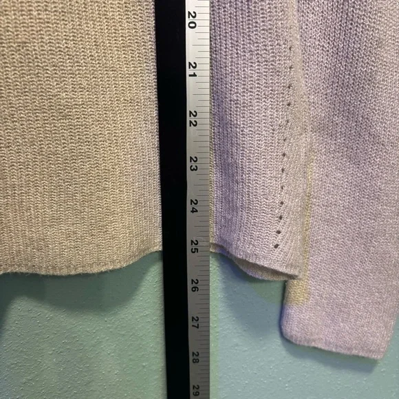 Tahari Women's Lightweight Beige Round Neck Pullover Sweater Size S - Picture 5 of 5